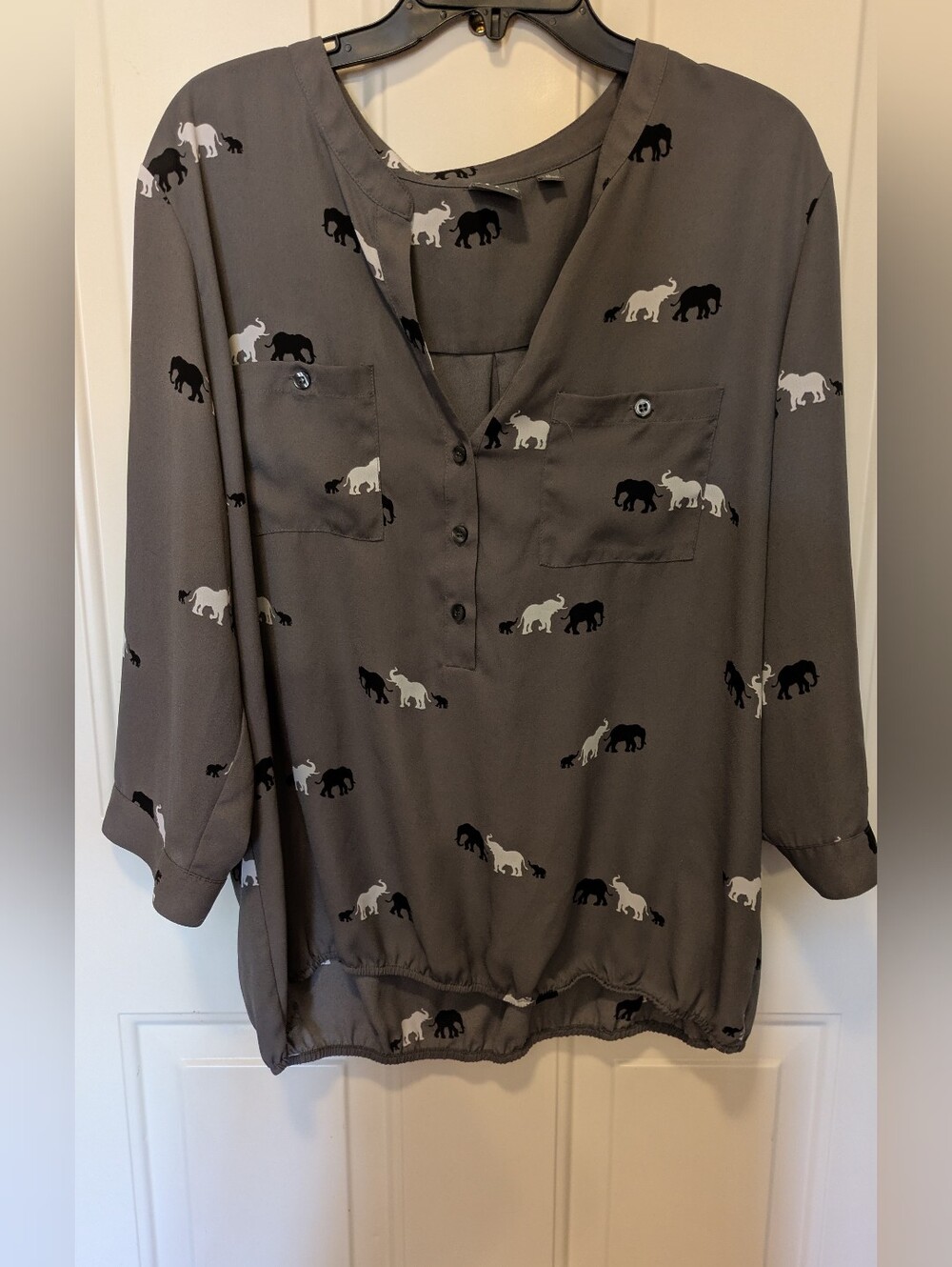 New York & Company Gray Elephant-Print Tunic Top